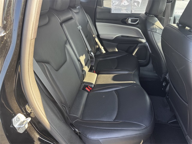 2023 Jeep Compass Limited photo 16