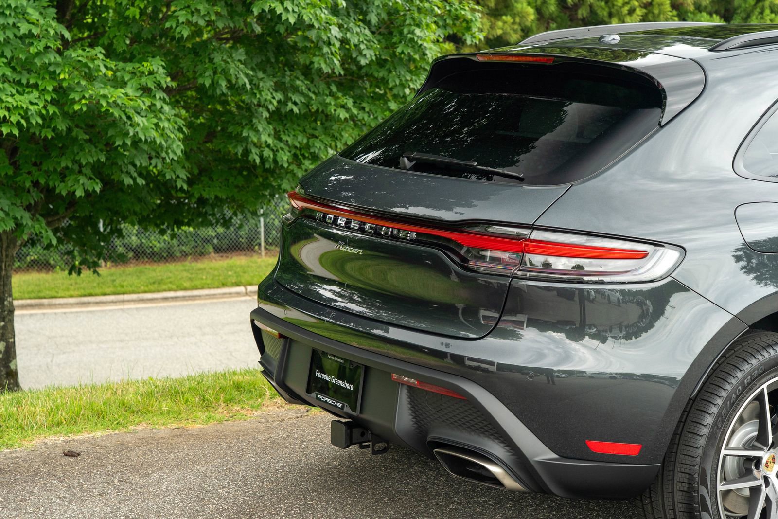 2025 Porsche Macan Base photo 12