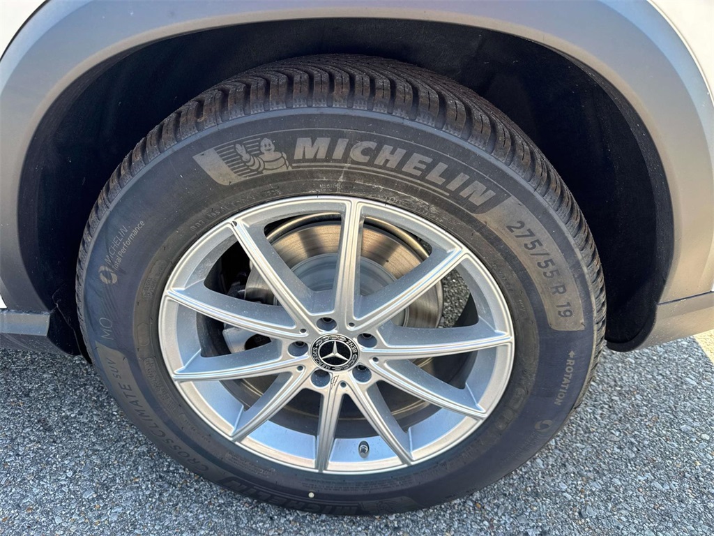 2026 Mercedes Benz GLE 350 4MATIC photo 2