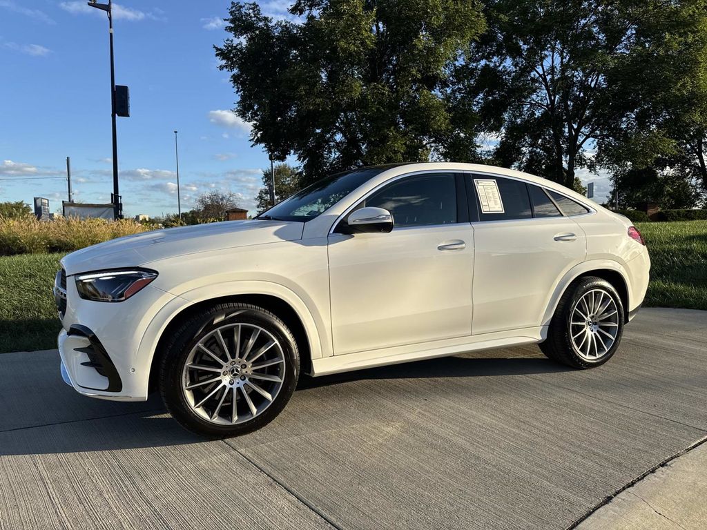 2025 Mercedes Benz GLE 450 4MATIC photo 2