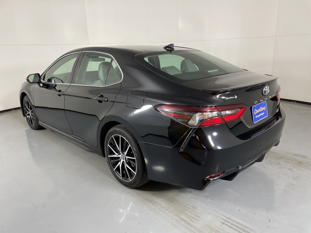 2023 Toyota Camry SE photo 6