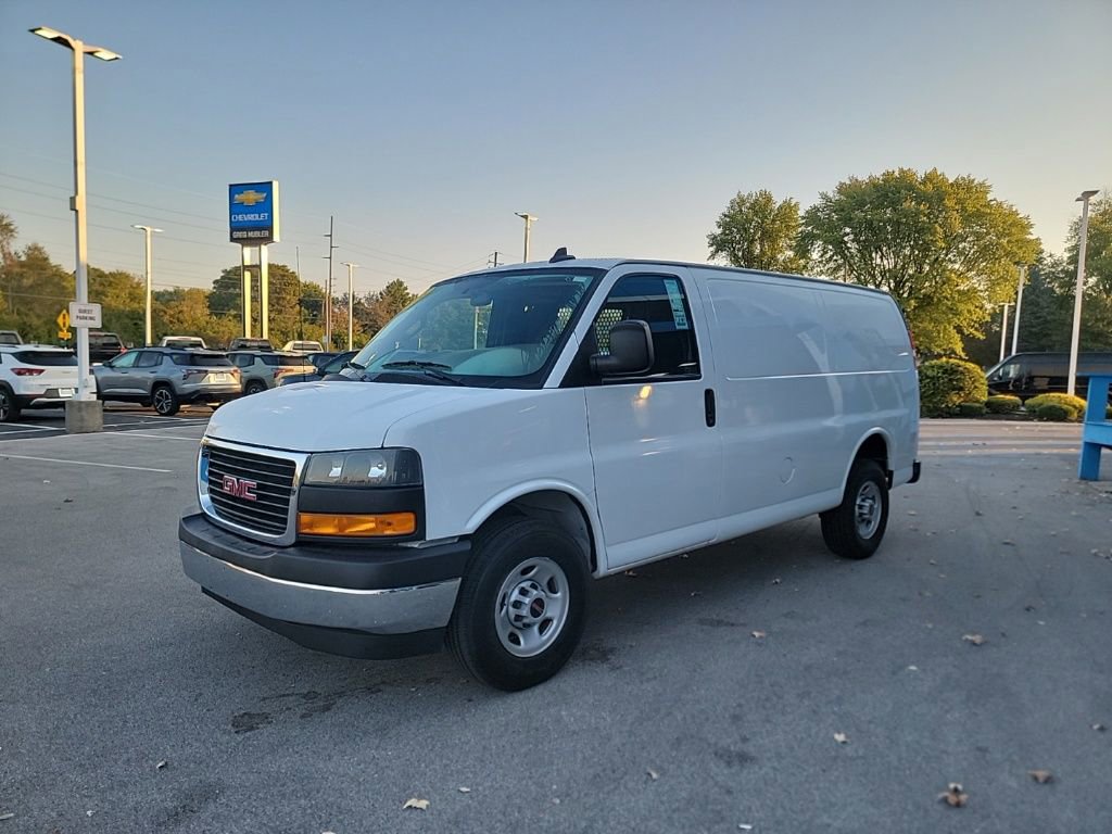 2023 Gmc Savana Cargo 2500 photo 3