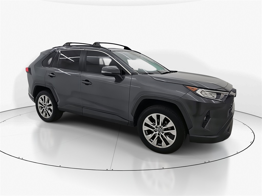 2020 Toyota RAV4 XLE Premium photo 4