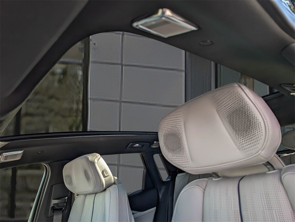2026 Cadillac Lyriq Luxury photo 25