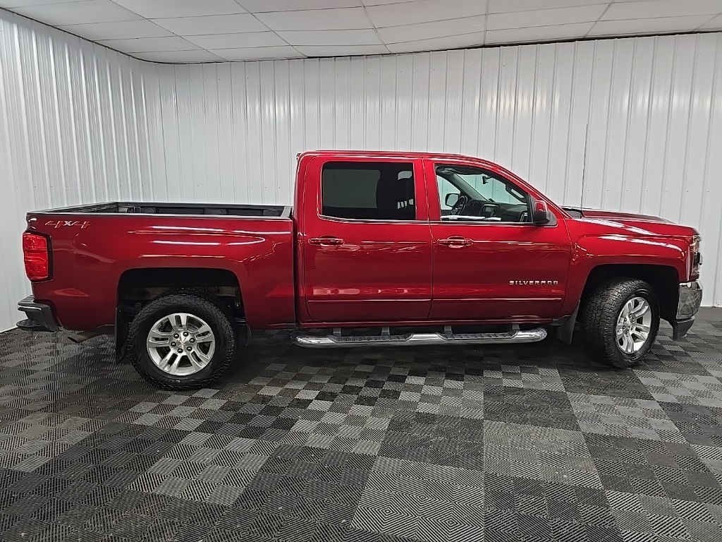 2018 Chevrolet Silverado 1500 LT photo 2
