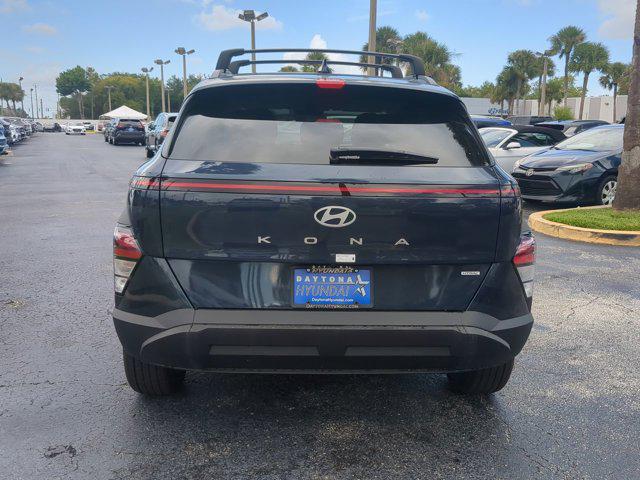 2025 Hyundai Kona SEL photo 3