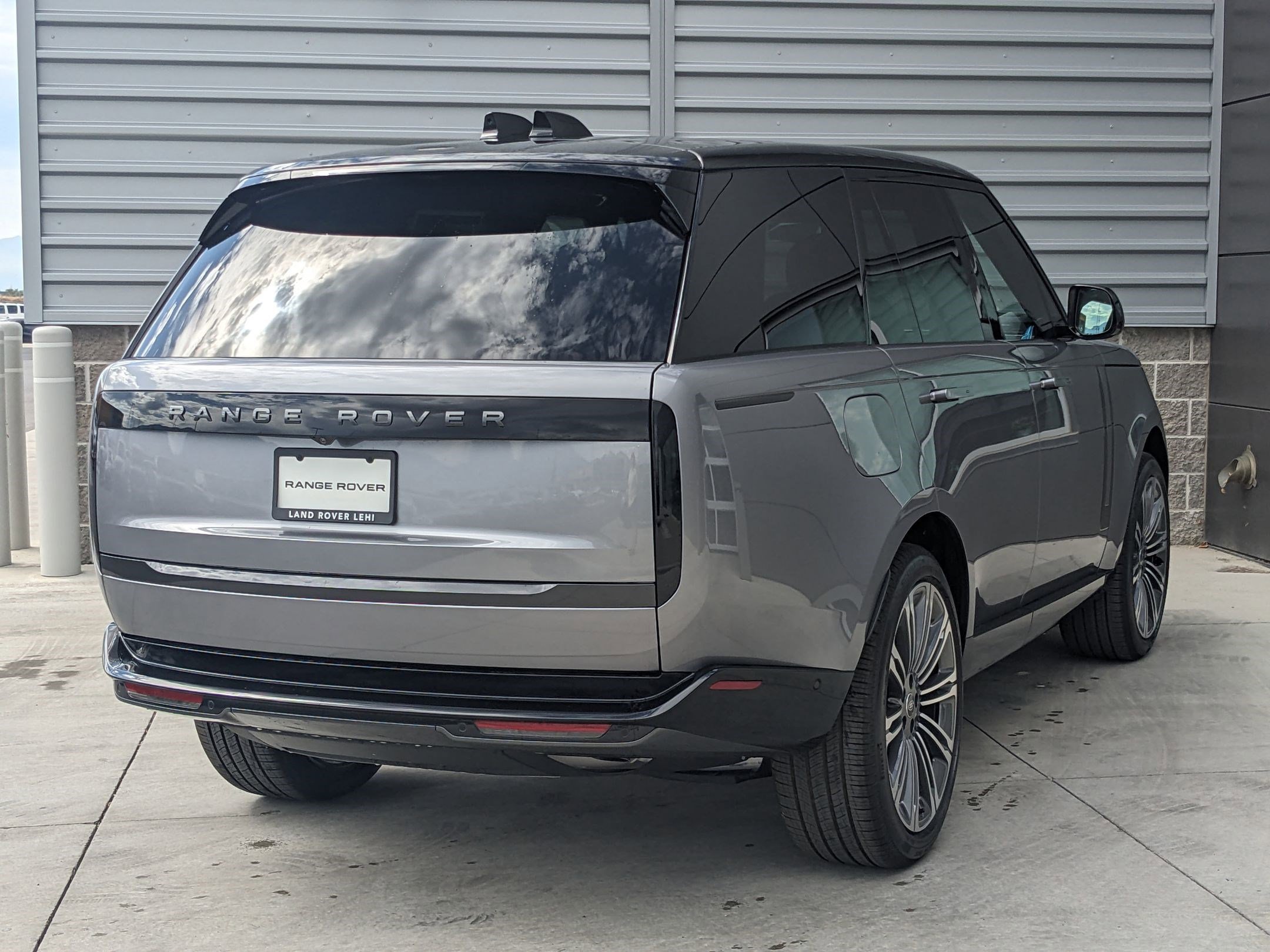 2025 Land Rover Range Rover SE photo 5