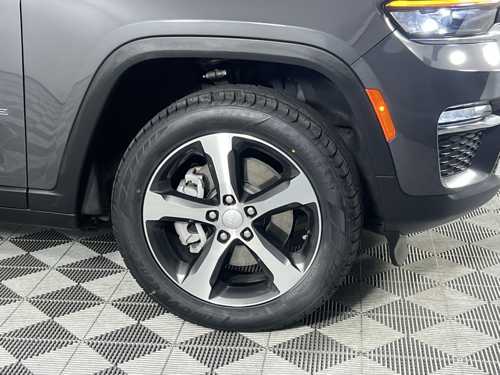 2023 Jeep Cherokee 4xe photo 8