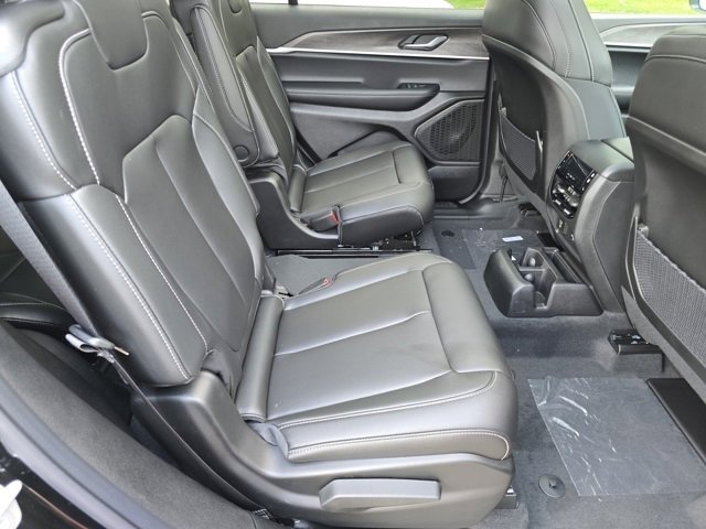 2025 Jeep Grand Cherokee Limited photo 23