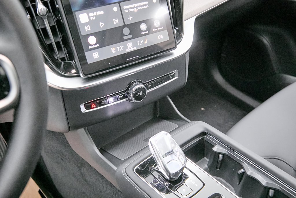 2026 VOLVO XC90 - Image 13