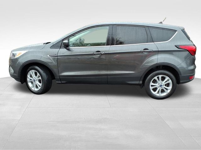 2019 Ford Escape SE photo 3