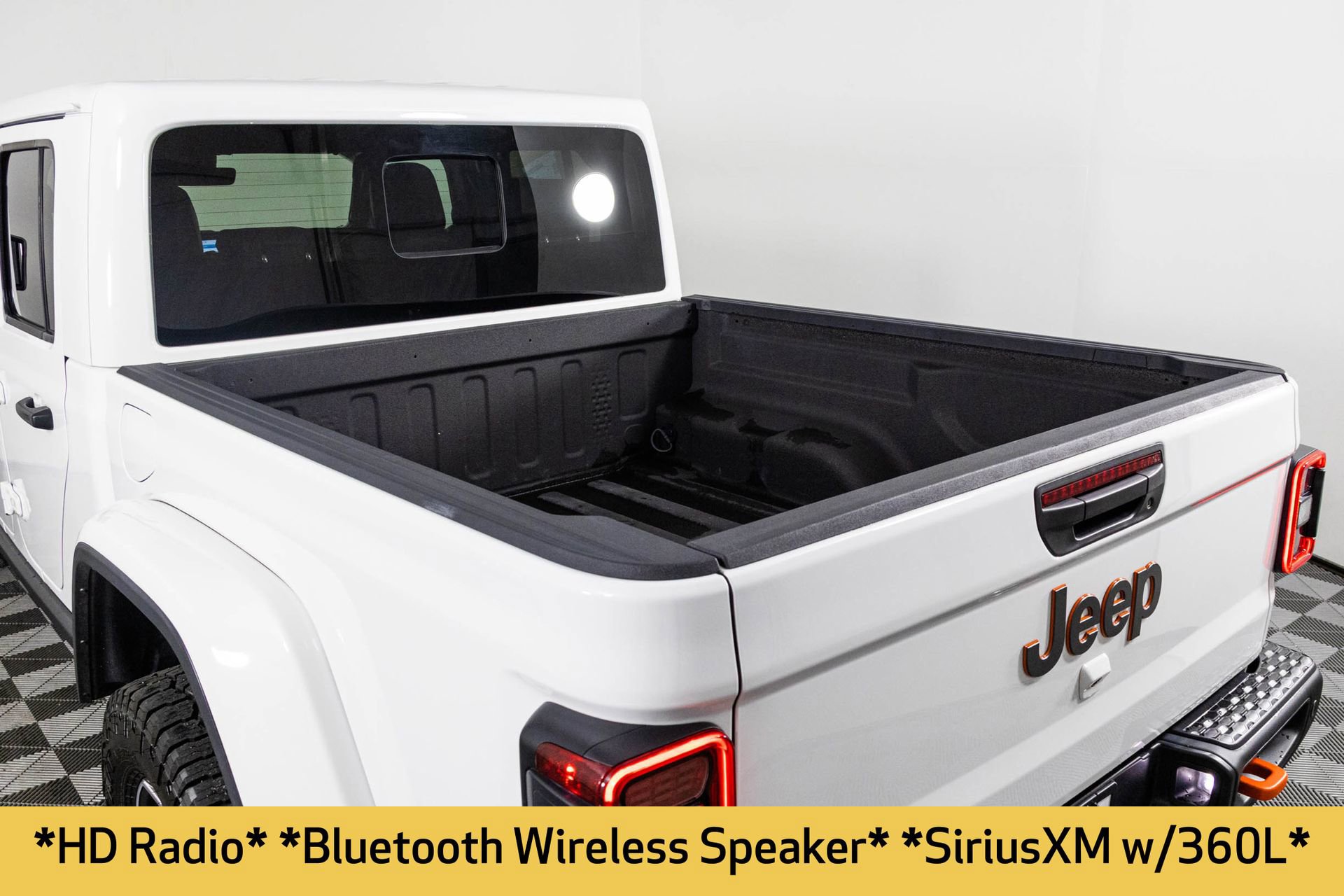 2024 Jeep Gladiator Mojave photo 4