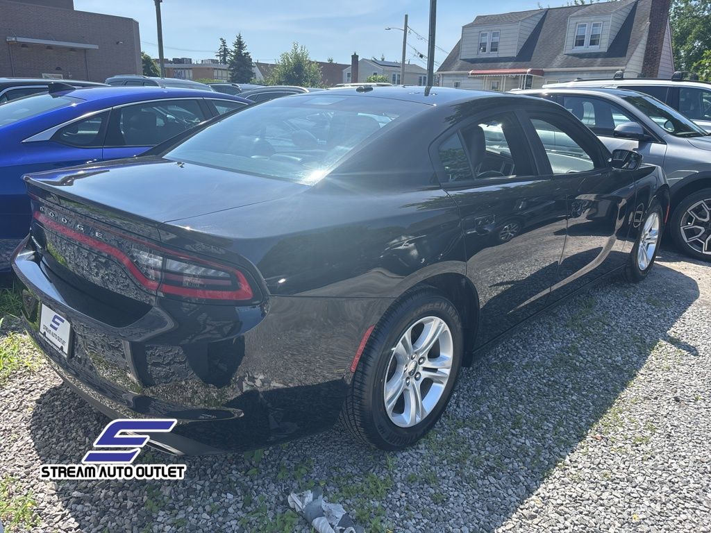 2022 Dodge Charger SXT photo 3
