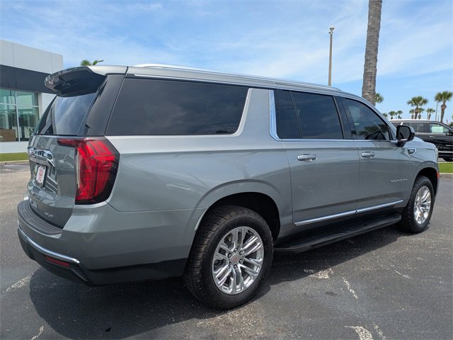 2023 Gmc Yukon XL SLT photo 4
