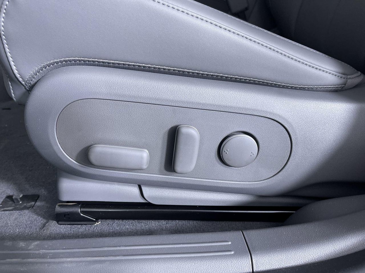 2025 Hyundai Ioniq 5 SEL photo 29