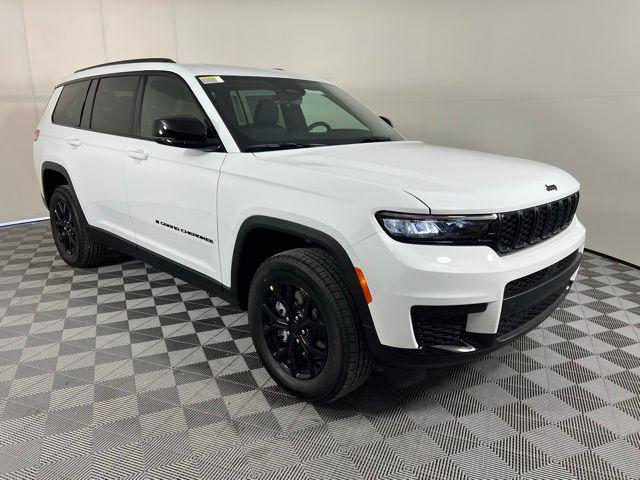 2025 Jeep Grand Cherokee L Altitude's photo