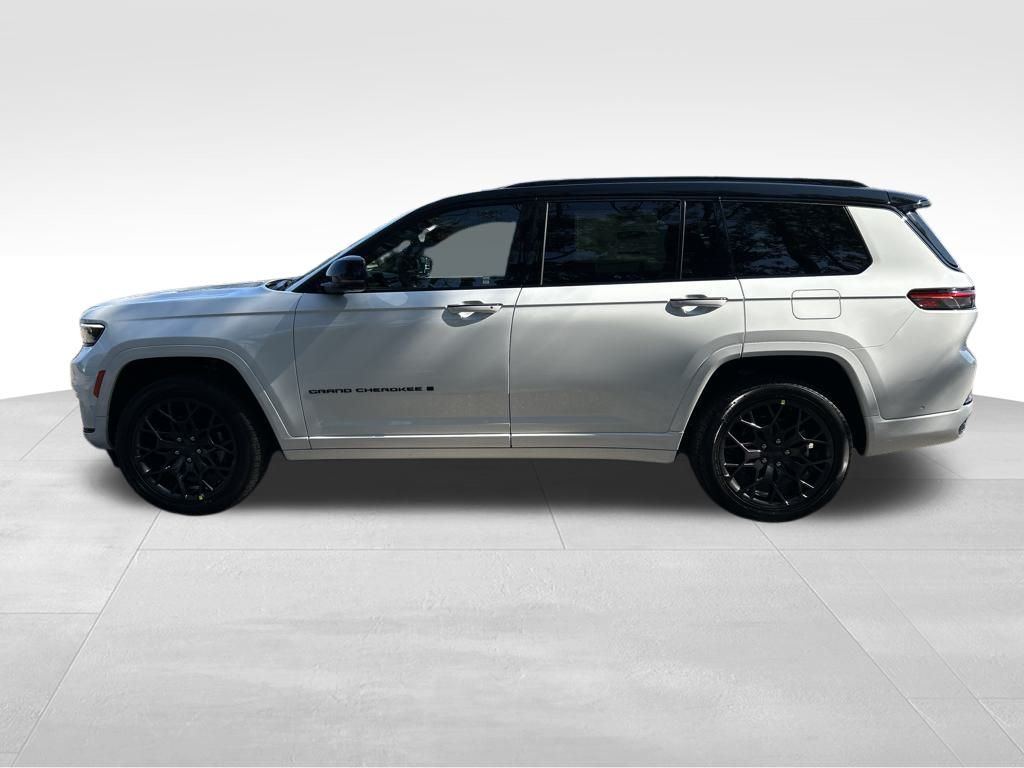 2025 Jeep Grand Cherokee L Summit photo 2