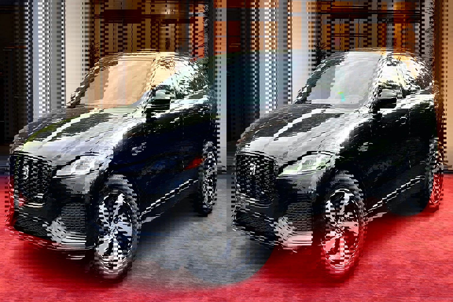 2025 Jaguar F-PACE R-Dynamic S