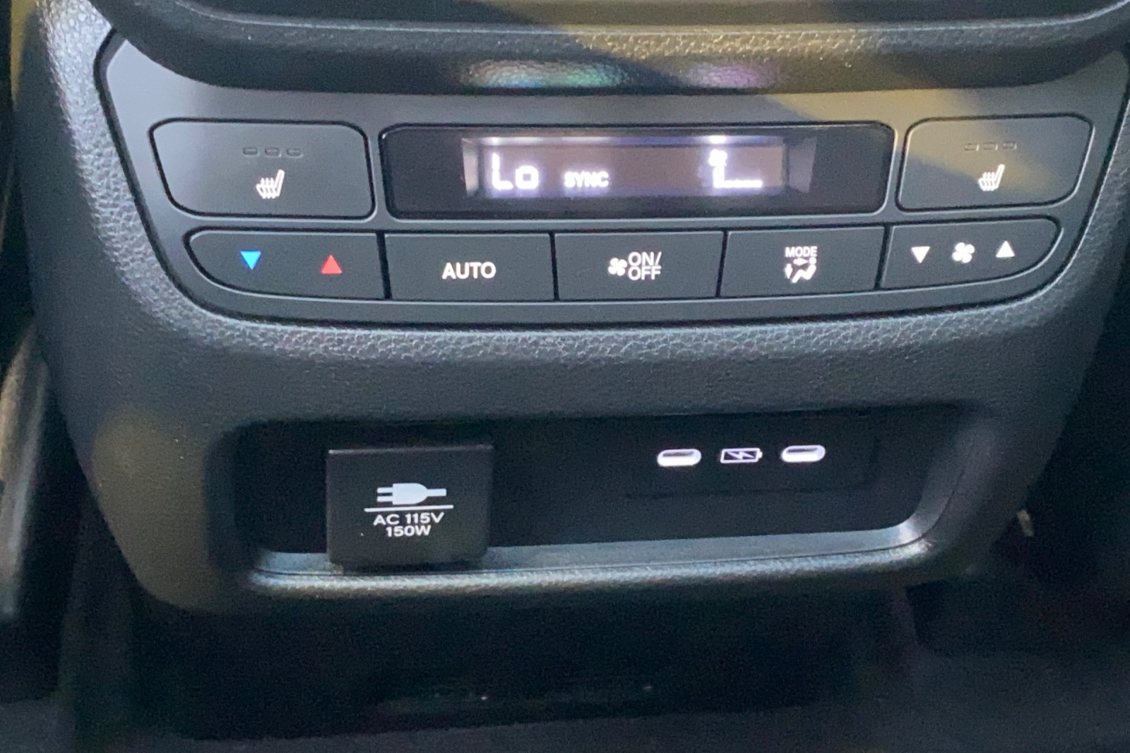 2025 Honda Pilot Black Edition photo 15