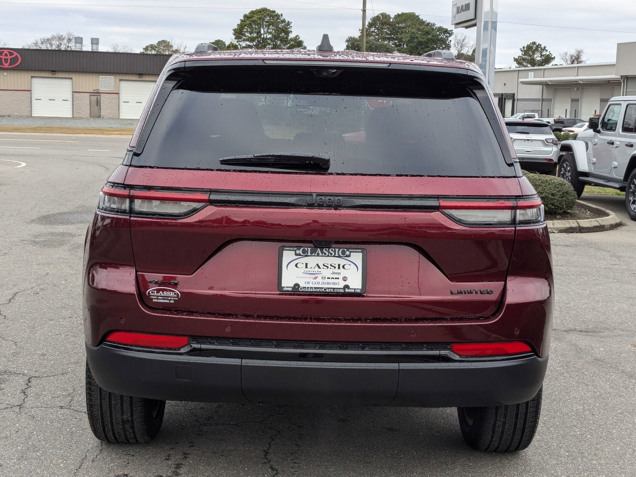 2025 Jeep Grand Cherokee Limited photo 4