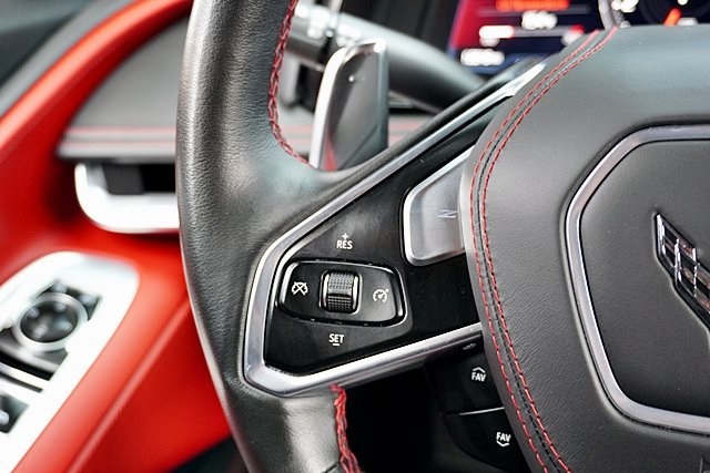 Used 2021 White Chevrolet Stingray image 34