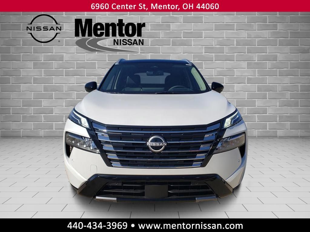 2026 Nissan Rogue Platinum photo 2