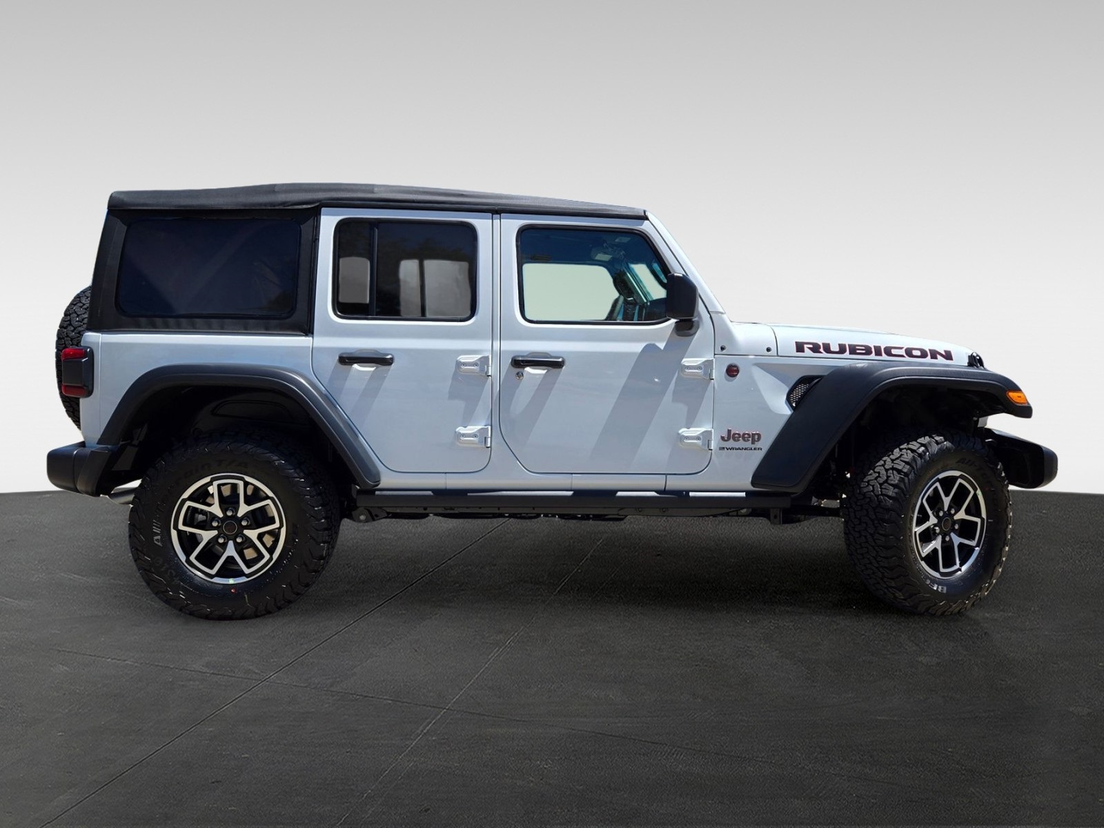 2025 Jeep Wrangler Rubicon photo 3