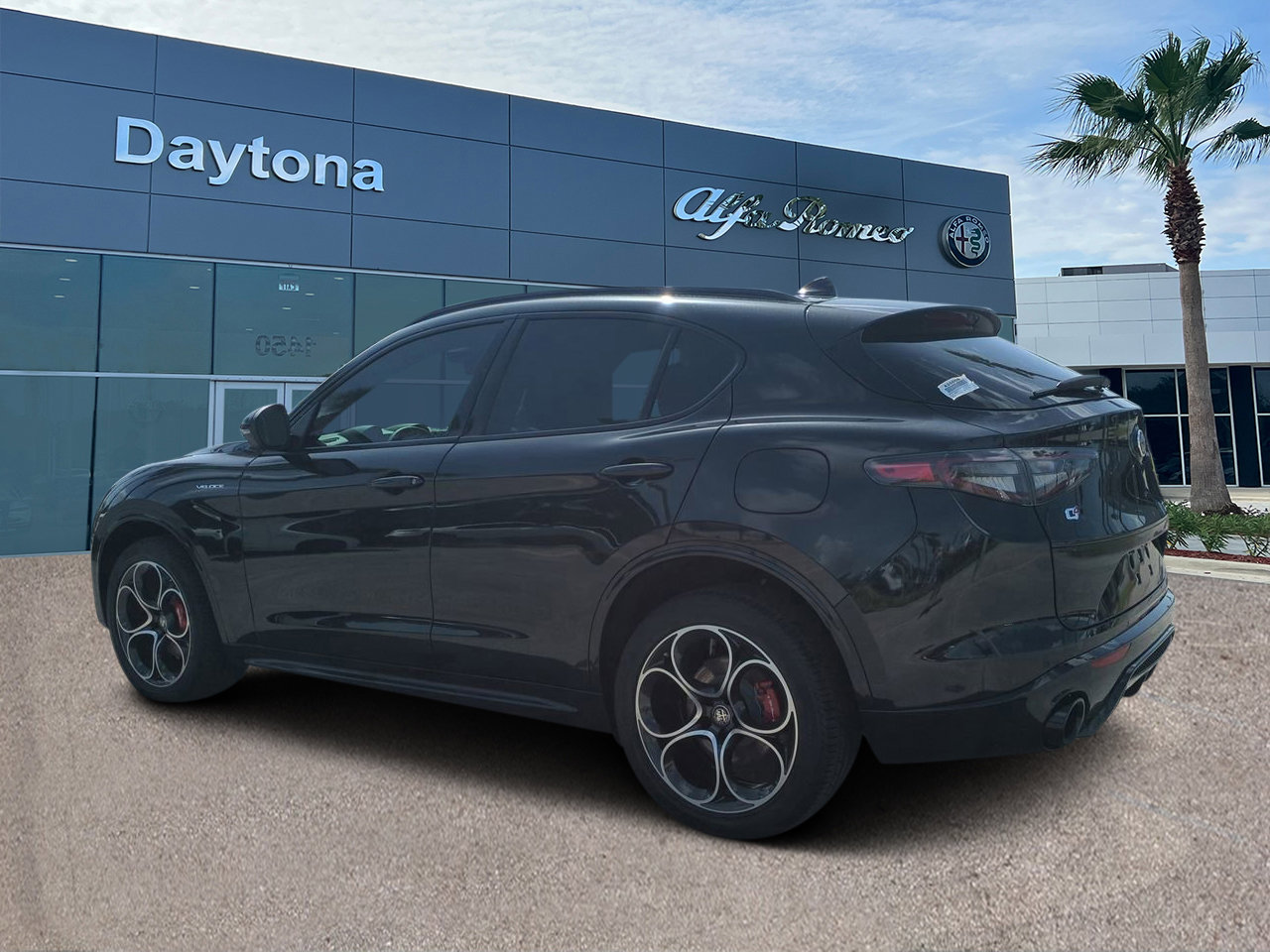 2025 Alfa Romeo Stelvio Sprint photo 4