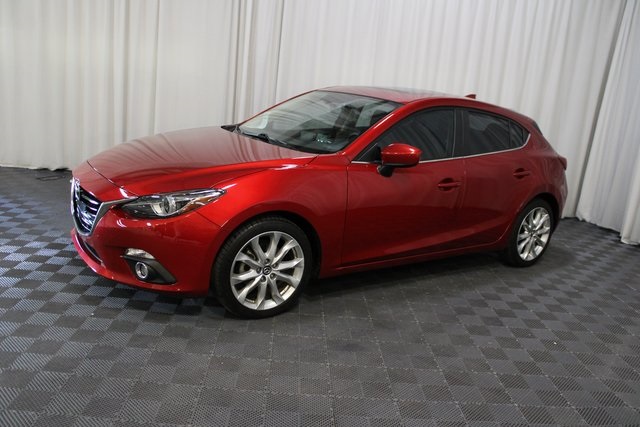 2016 Mazda Mazda3 Grand Touring photo 3