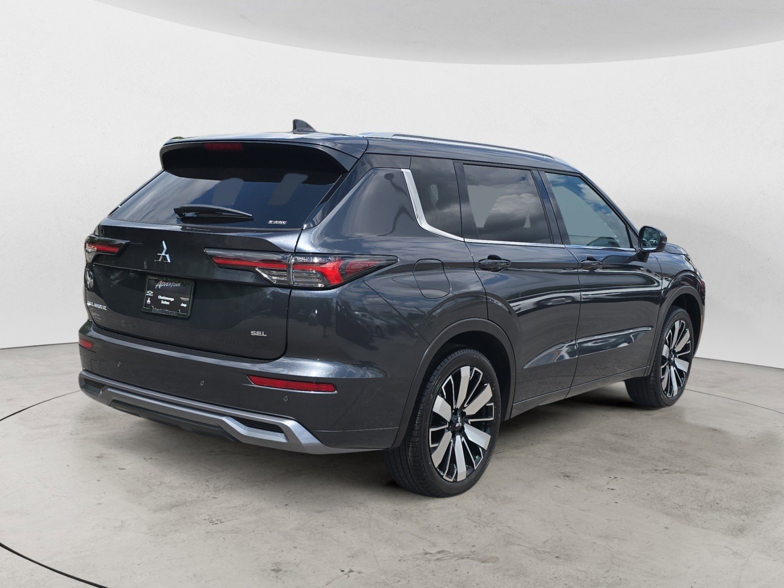 2025 Mitsubishi Outlander SEL photo 2