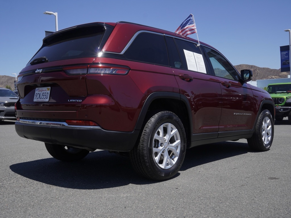 2023 Jeep Grand Cherokee Limited photo 3