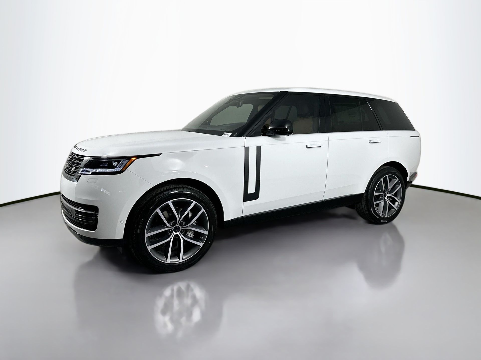 2026 Land Rover Range Rover SE's photo