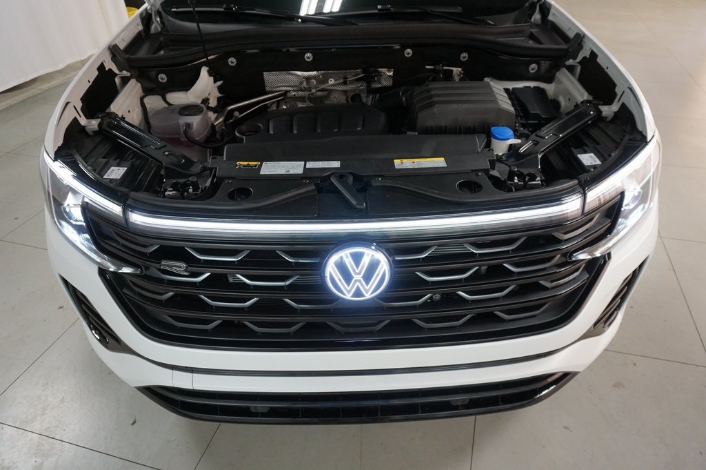 2025 Volkswagen Atlas Cross Sport SEL R-Line photo 32