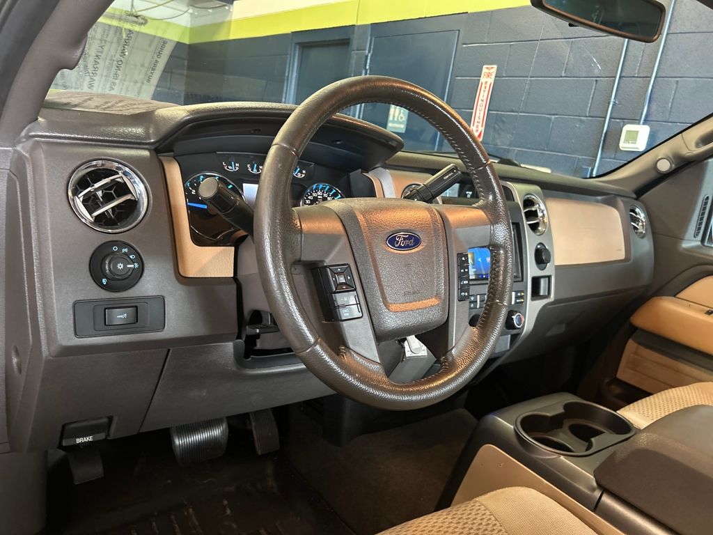 2012 Ford F-150 XLT photo 5