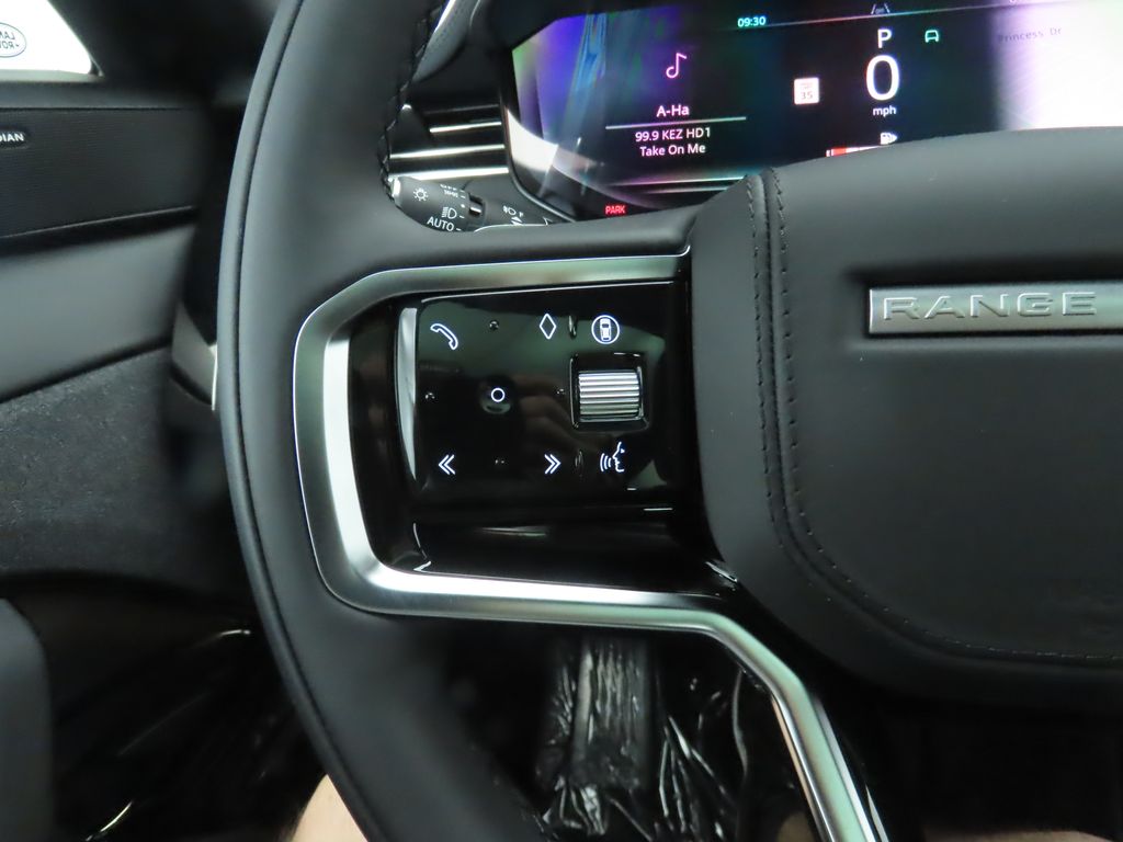 2025 Land Rover Range Rover Sport photo 10