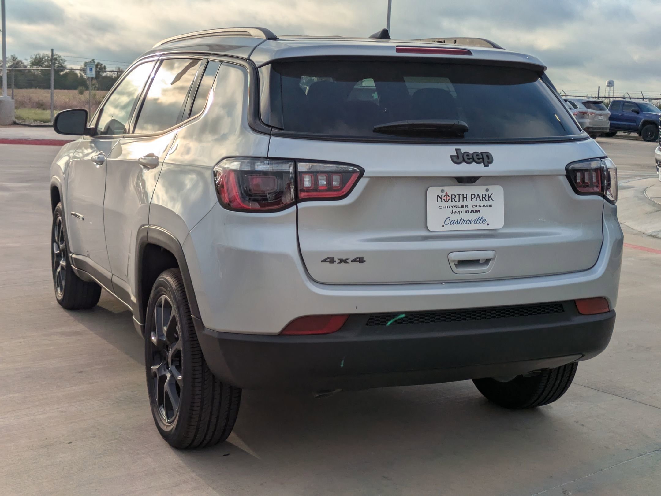 2026 Jeep Compass Latitude photo 3