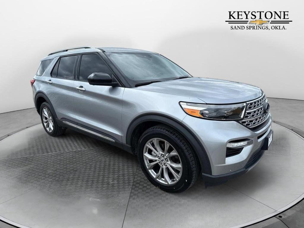 2022 Ford Explorer Limited's photo
