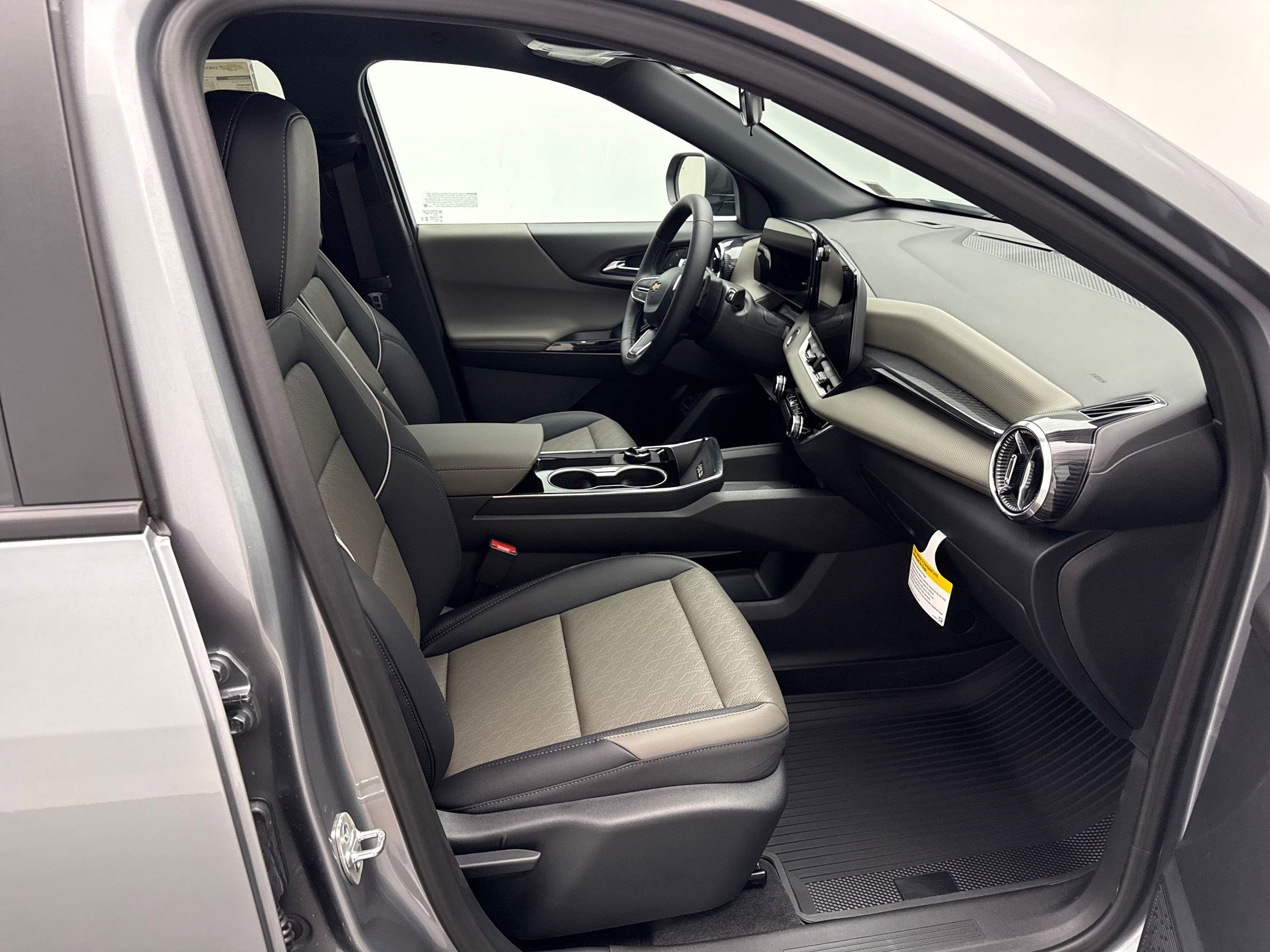 2026 Chevrolet Equinox LT photo 23
