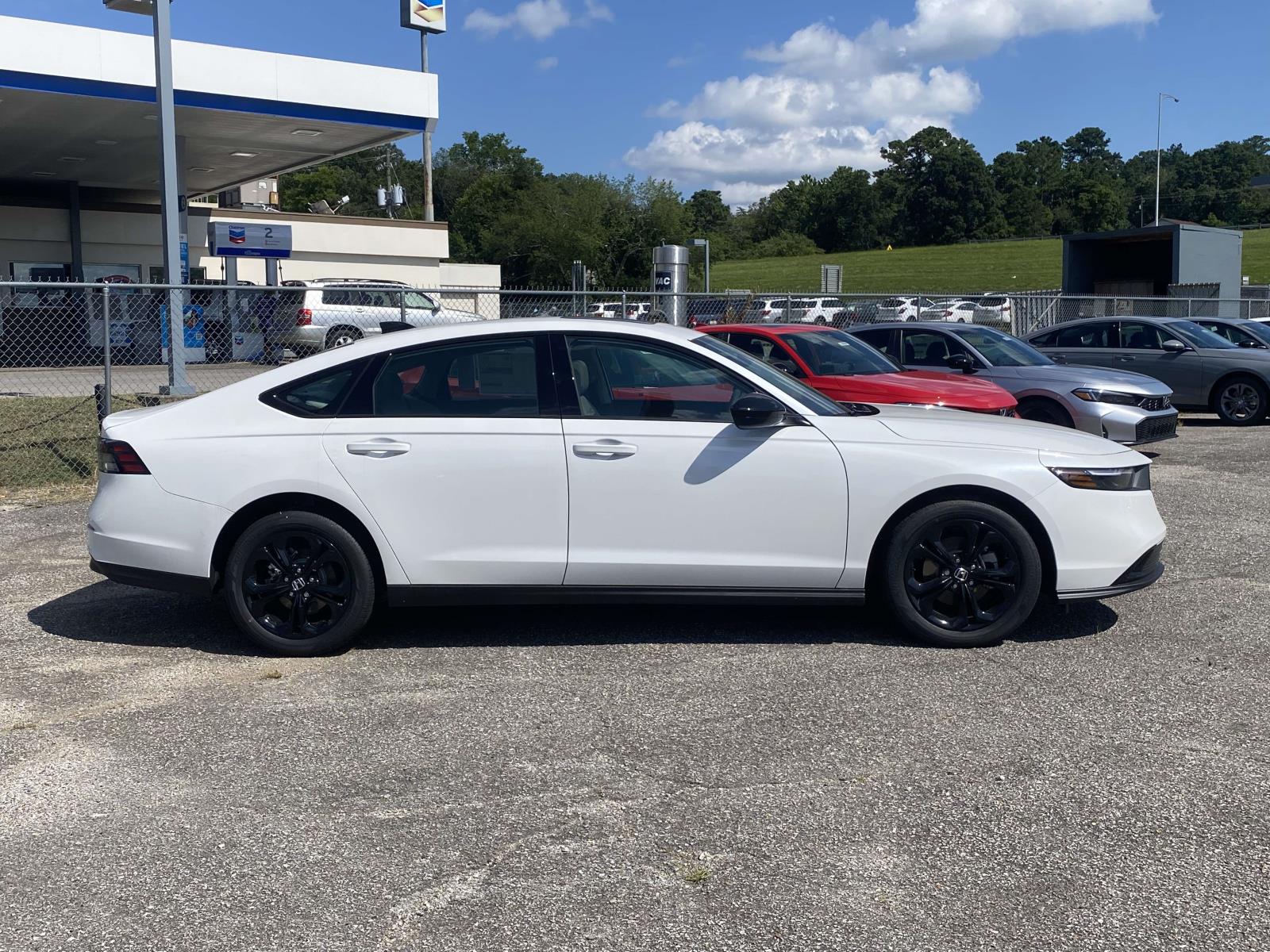 2025 Honda Accord SE photo 2