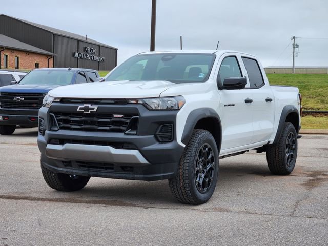2026 Chevrolet Colorado Trail Boss photo 2