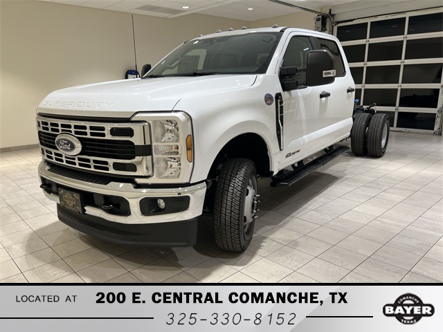 2026 Ford F-350 Super Duty Chassis Cab XL's photo