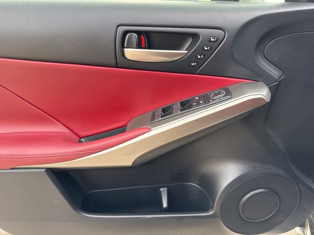 2018 Lexus IS 300 photo 25
