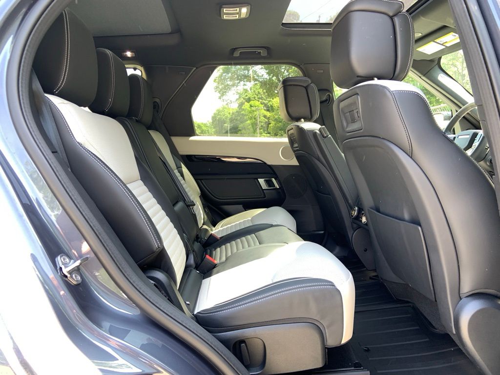 2024 Land Rover Discovery SE photo 20