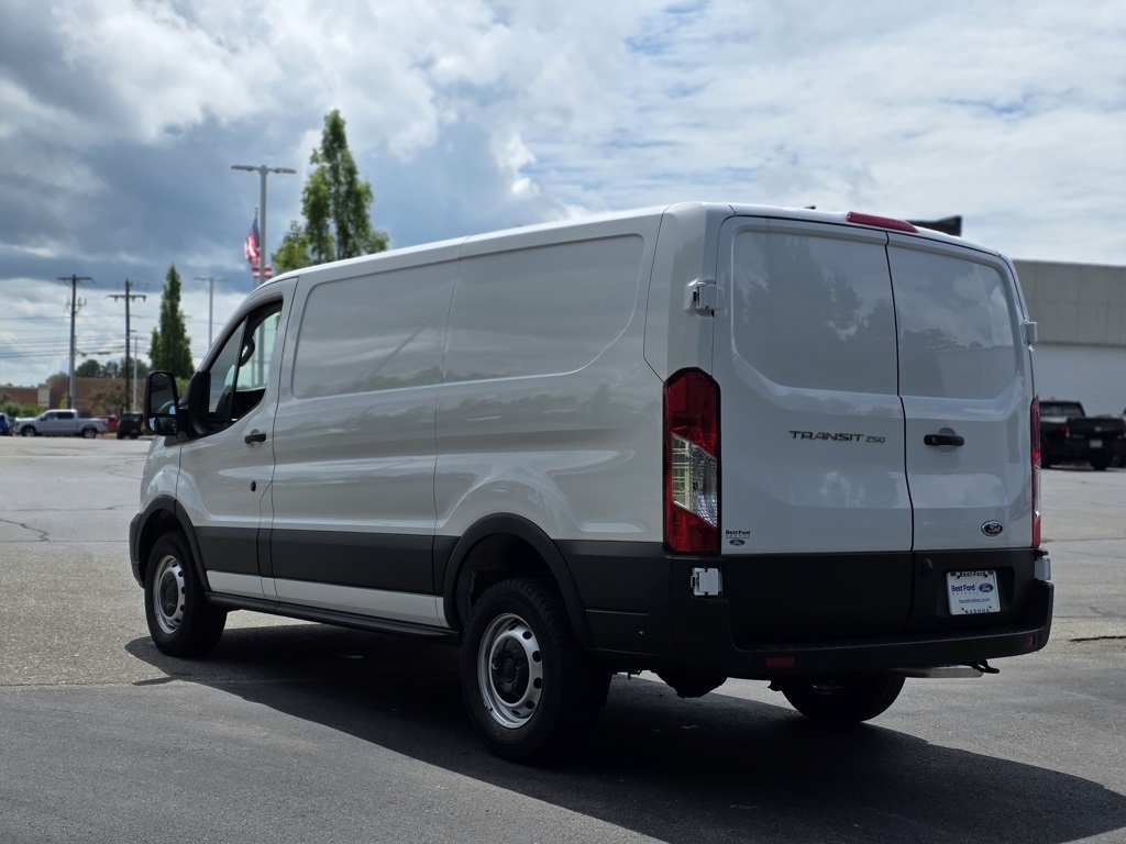 2025 Ford Transit photo 3