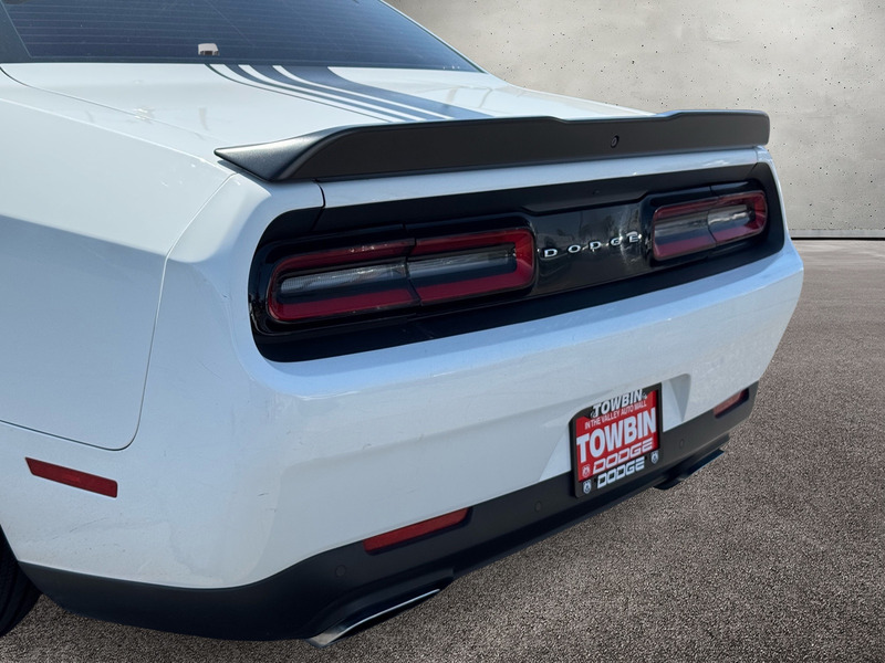 2018 Dodge Challenger R/T photo 5