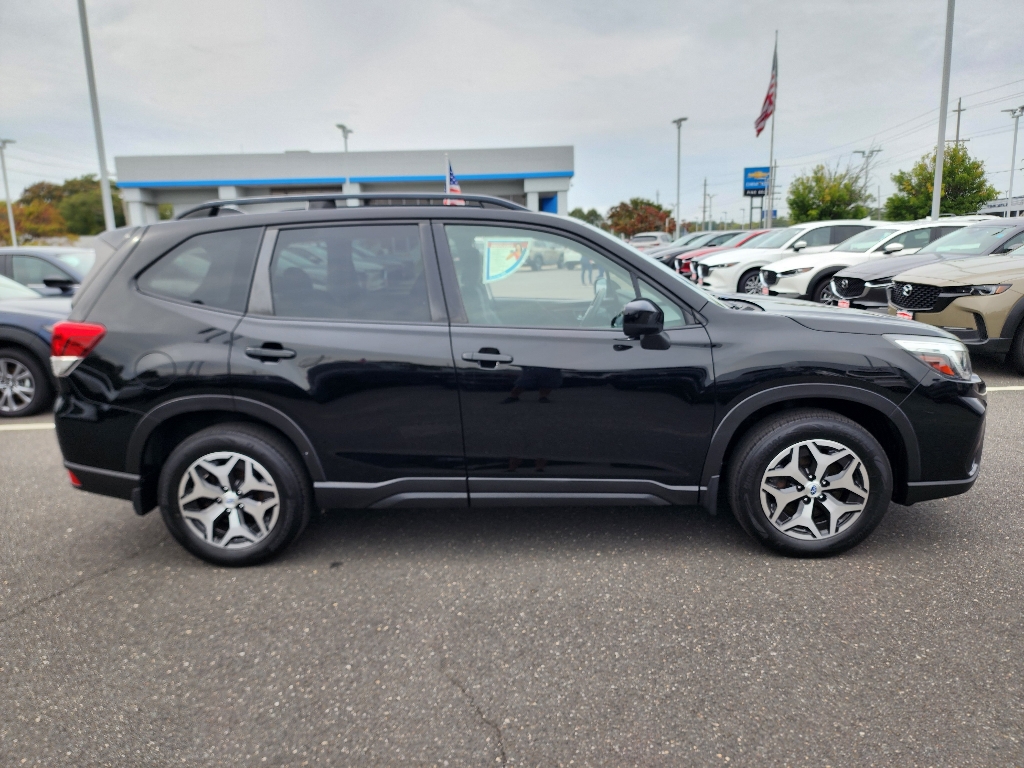 2019 Subaru Forester Premium photo 19
