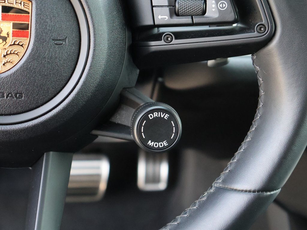 2024 Porsche Cayenne S photo 28