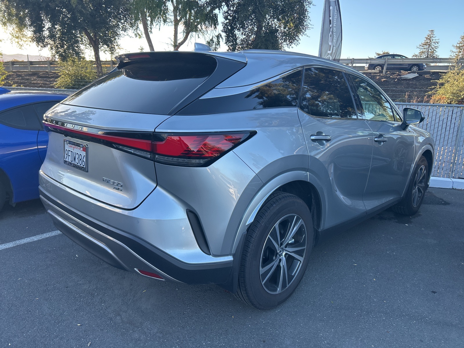 2023 Lexus RX 350 Premium photo 3