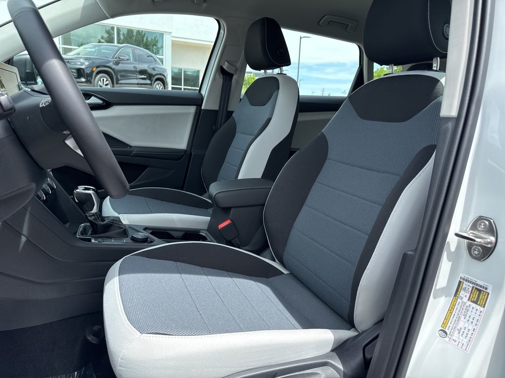 2025 Volkswagen Taos S photo 8