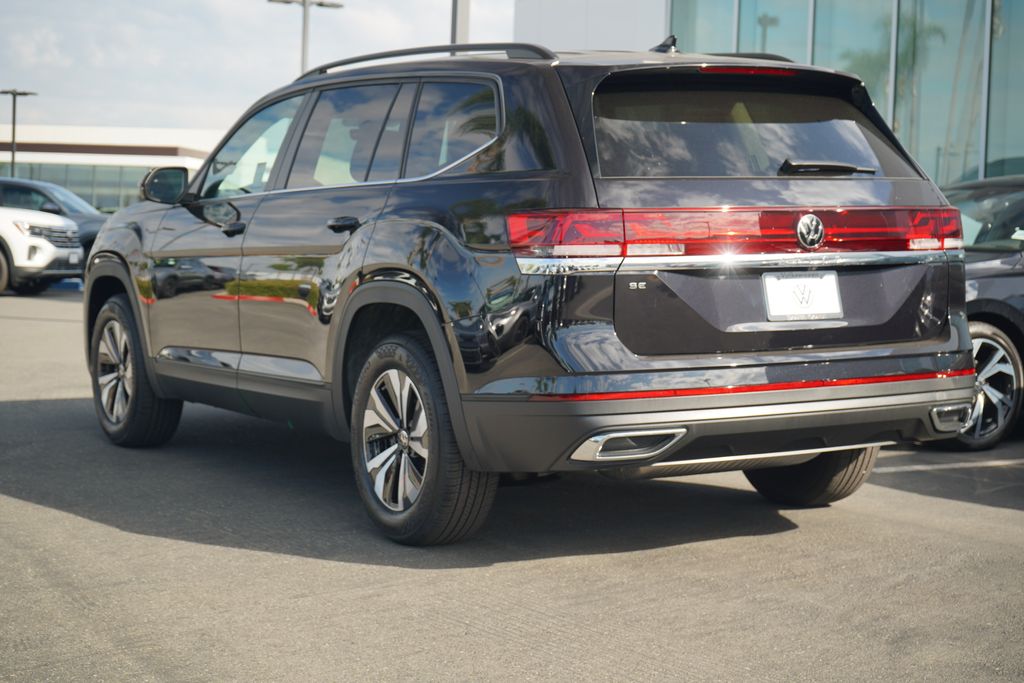 2026 Volkswagen Atlas SE photo 2